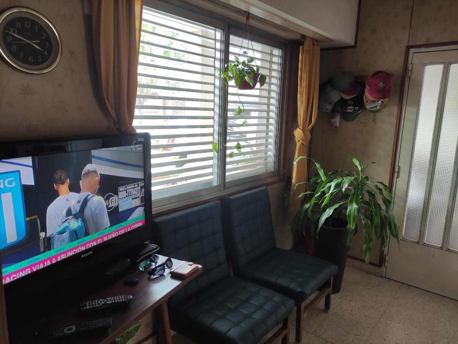Casa Grande, Centrica Y Con Garaje Homestay *