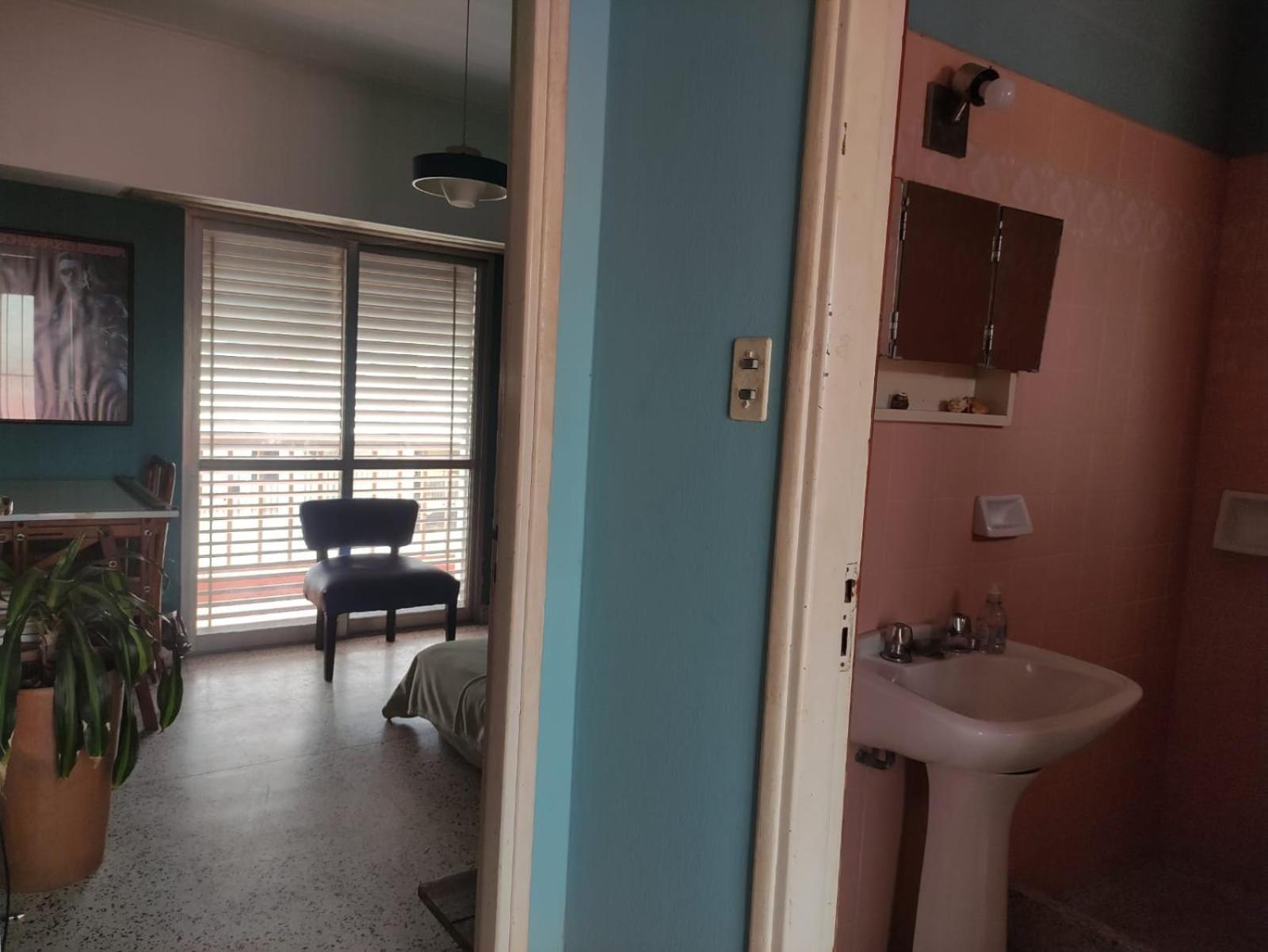 Casa Grande, Centrica Y Con Garaje Homestay *