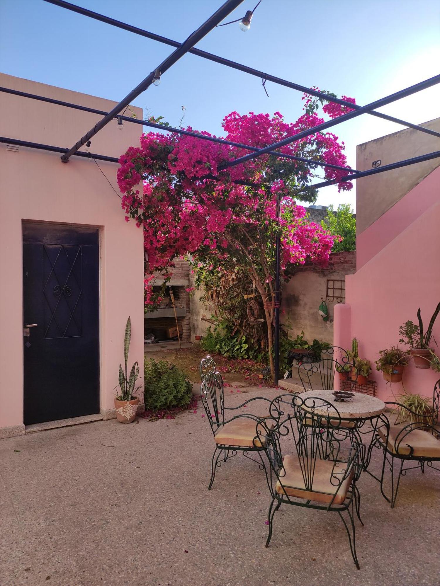 Casa Grande, Centrica Y Con Garaje Homestay *